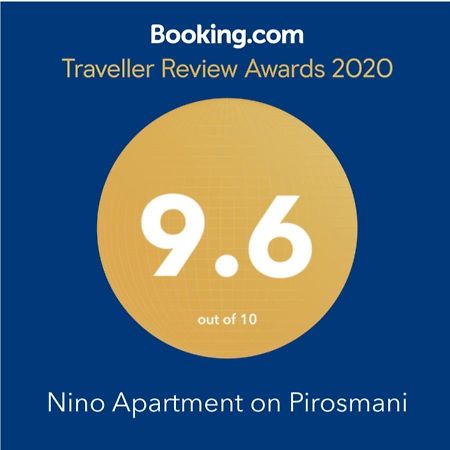 Nino Apartment On Pirosmani Batumi Bagian luar foto
