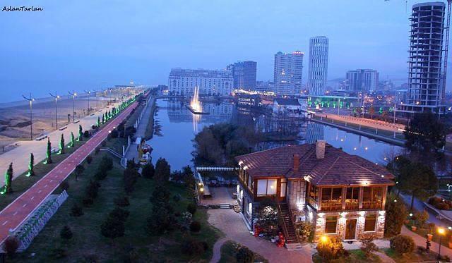Nino Apartment On Pirosmani Batumi Ruang foto