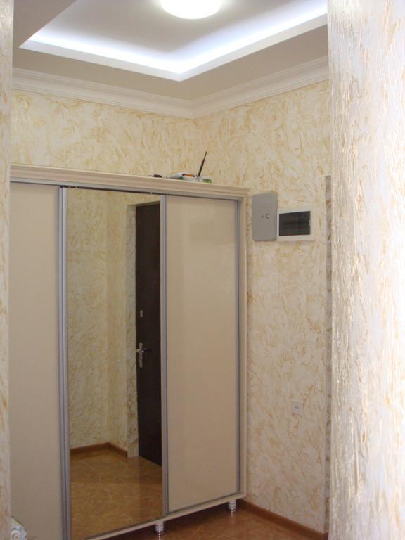 Nino Apartment On Pirosmani Batumi Ruang foto