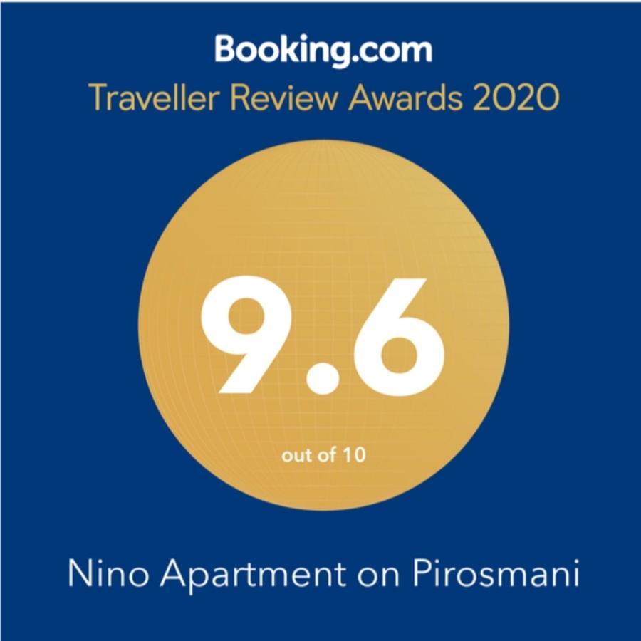 Nino Apartment On Pirosmani Batumi Bagian luar foto